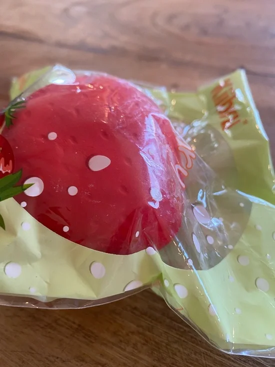 Kiibru strawberry squishy toy - Picture 3 of 4